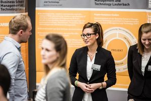 Die SMT: Business School mit hohem Praxisbezug.