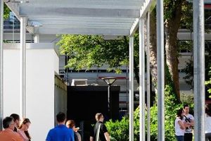 Der Campus lädt zum Verweilen ein.