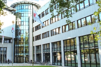 Aufnahme eines Campusgebäudes der Uni Hamburg